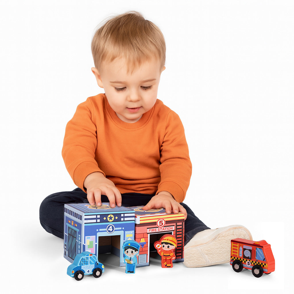 Piramīda – pilsētas tornis ar figūrām un transportlīdzekļiem, 18 gab. | EcoToys