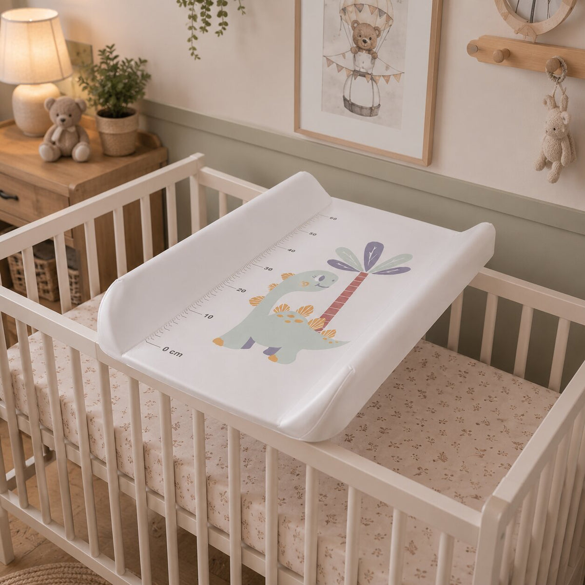 Ciets profilēts pārtinamais paliktnis 85x50 cm gultiņai un kumodei “Dinozauri” | EcoToys