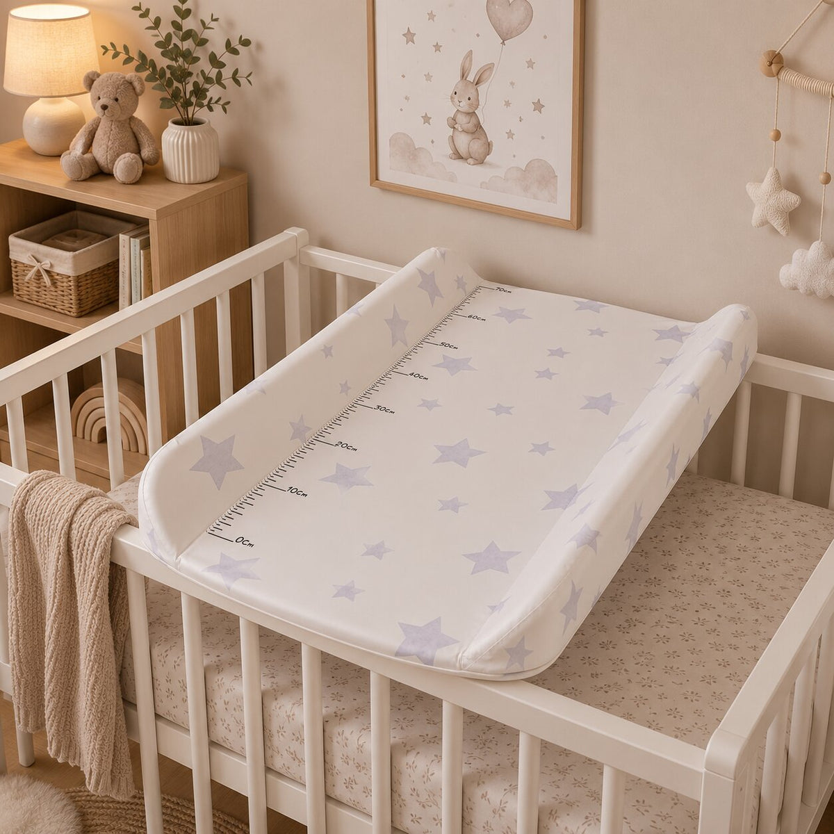 Ciets profilēts pārtinamais paliktnis 85x50 cm gultiņai un kumodei “Zvaigznes” | EcoToys
