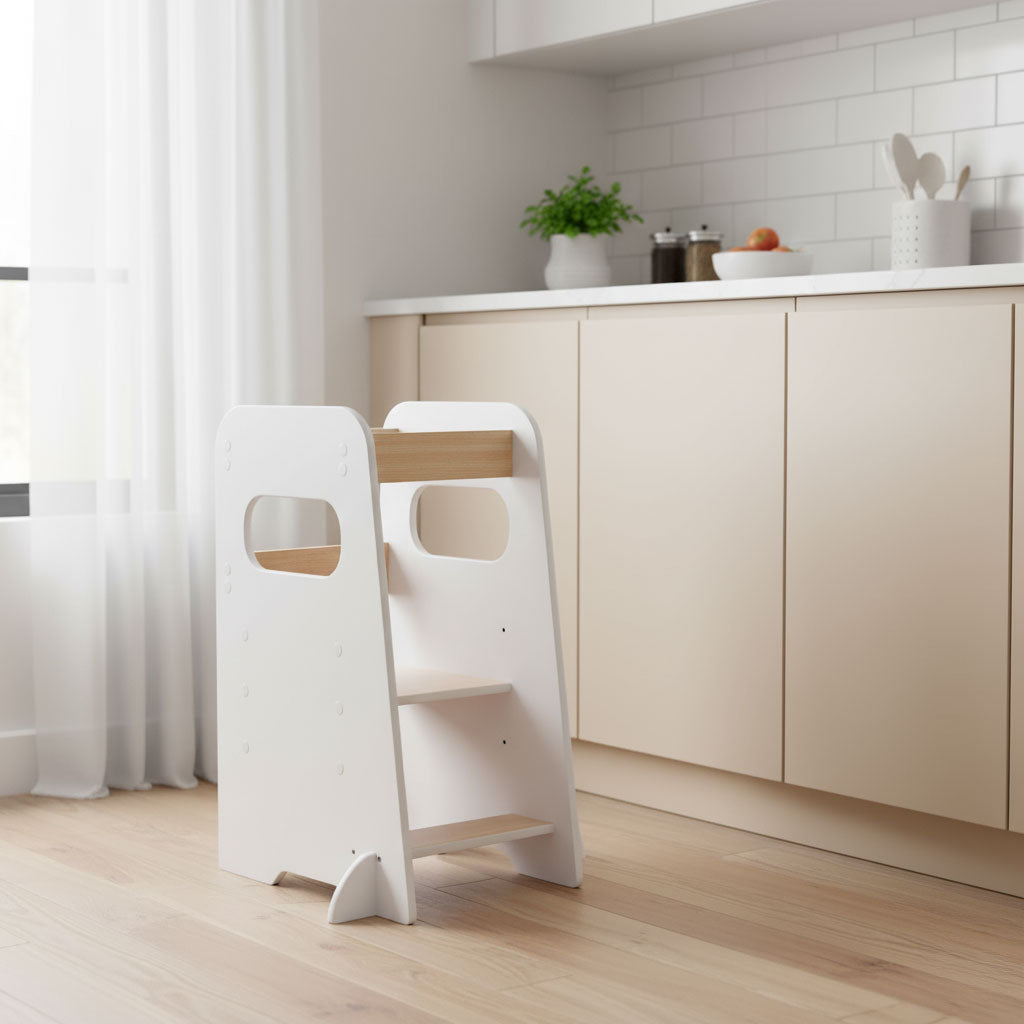 Montessori virtuves palīgs – regulējams bērnu paaugstinājums | EcoToys