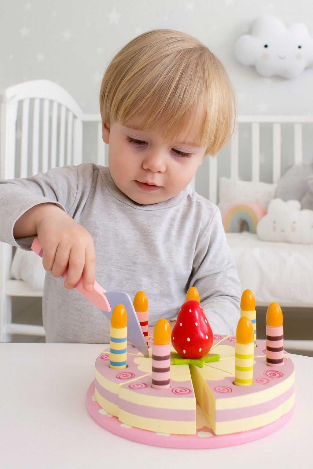 Koka torte ar līplenti, svecītēm un zemenēm, 15 gab. | EcoToys
