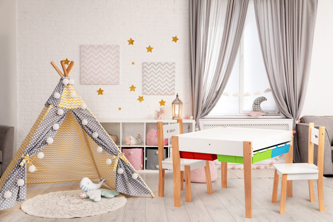 Koka bērnu mēbeļu komplekts: galds + 2 krēsli | EcoToys