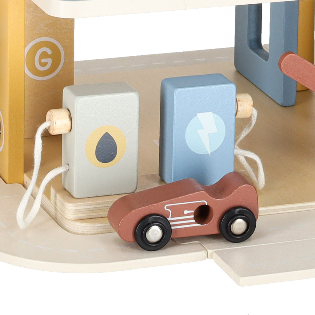 Koka garāža autostāvvieta divstāvu degvielas uzpildes stacija | EcoToys